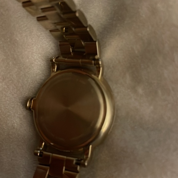**SOLD ELSEWHERE** Marc Jacobs - Gold Watch w/ Black Face - Picture 5 of 13